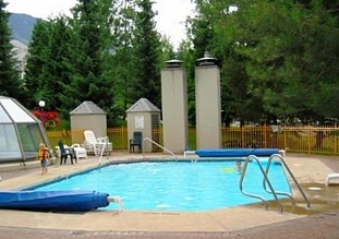 Marquise Outdoor Pool, Whistler