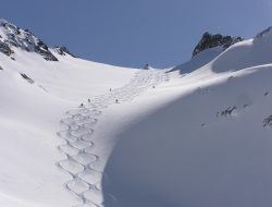 Lake Louise Heli-Sking and Heli-Boarding